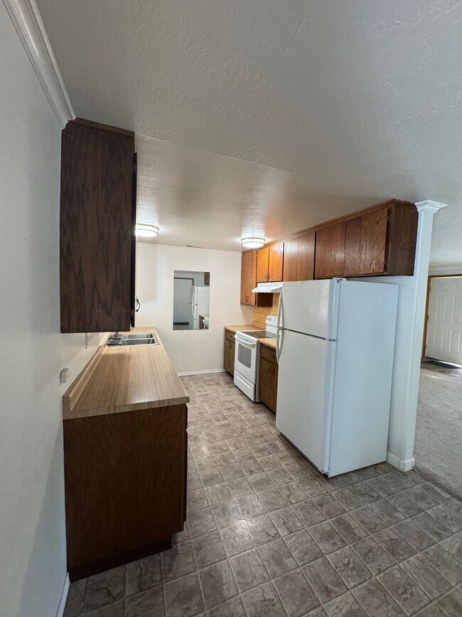 Foto del edificio - Canyonville 3 Bedroom 2 Bath with Garage a...