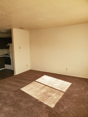 Foto del edificio - 75 Blackburn Ln