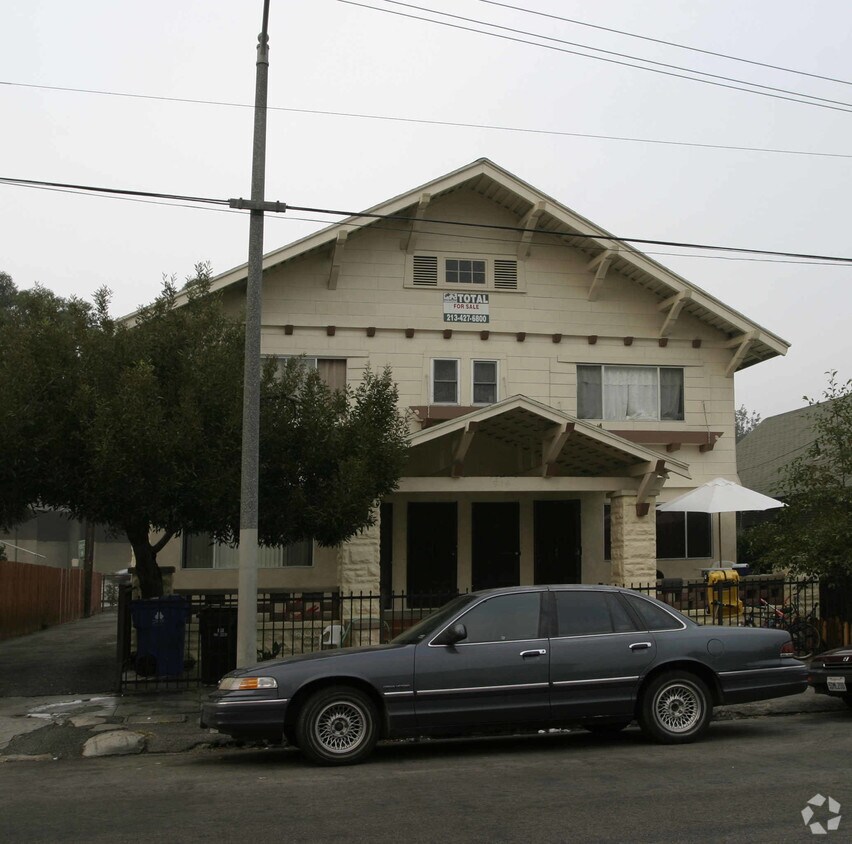 Foto del edificio - 914 W 17th St