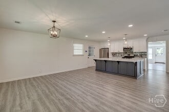 Building Photo - 625 Stuart St