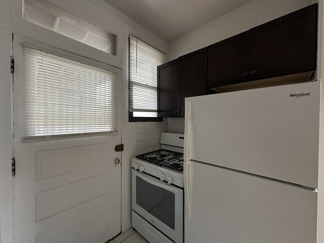 Building Photo - 1321.5 W Estes Ave