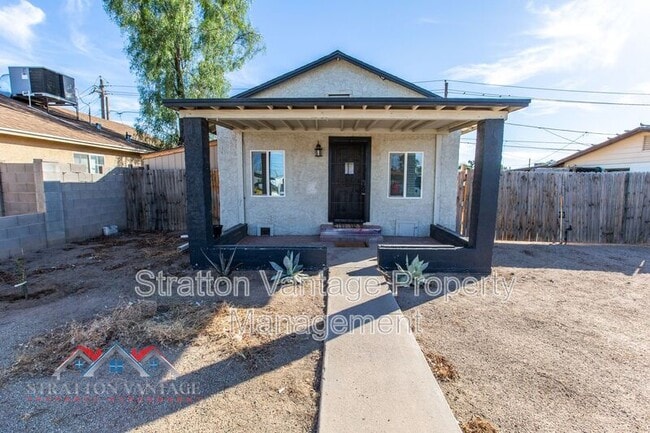 Building Photo - 1145 E 5th St