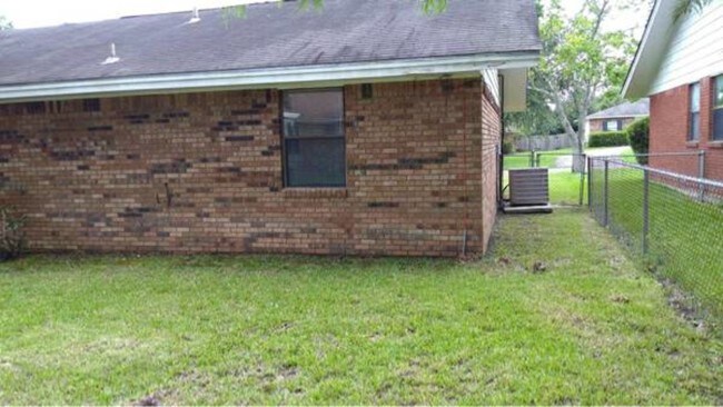 Building Photo - 15220 Cindy Cove