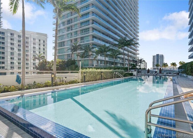 Foto del edificio - 79 SW 12th St