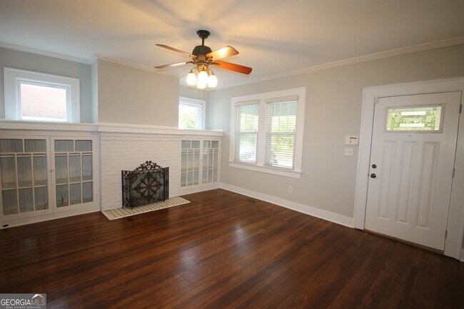 Building Photo - 1095 Boulevard Dr