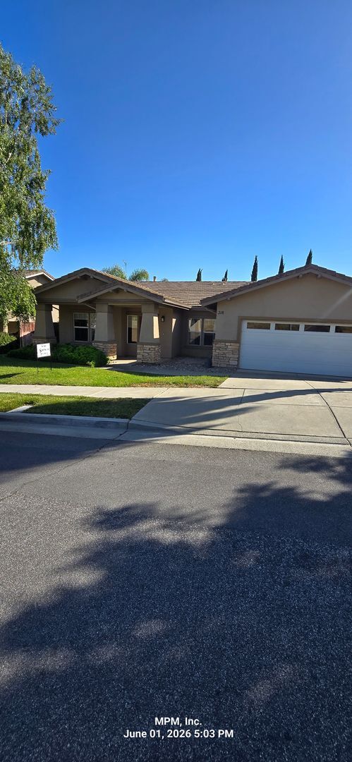 Building Photo - 3 bedroom 2 bath home
