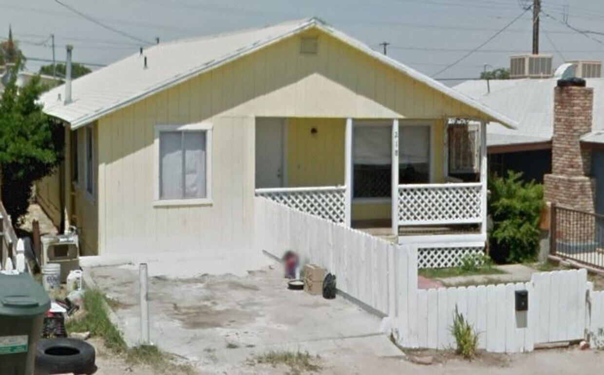 Foto del edificio - Newly Renovated 3 bed 2 bath home in Taft