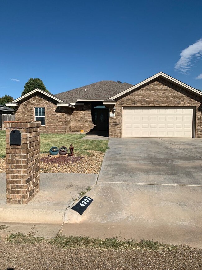 Foto del edificio - 4301 Sandstone Dr