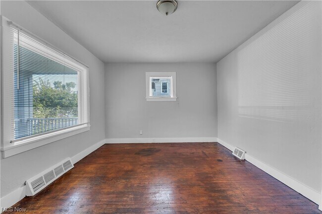 Building Photo - 3229 W 32nd St