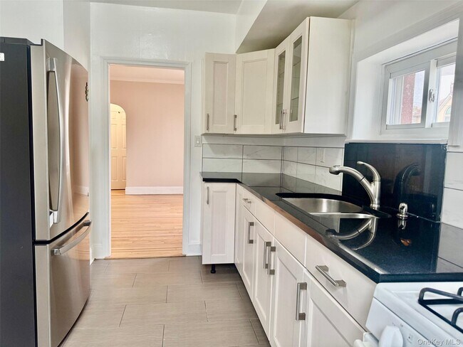 Foto del edificio - 79-80-80 77th Rd