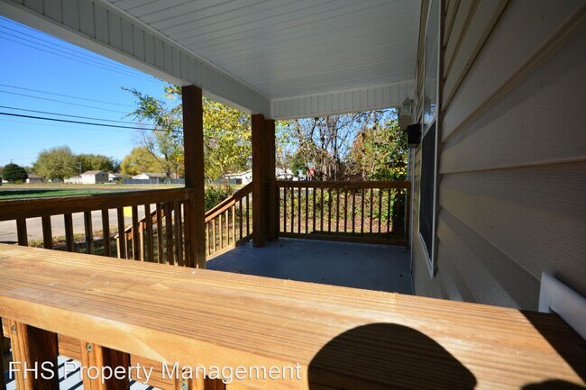 Building Photo - 2 br, 1 bath House - 526 N Warren Avenue