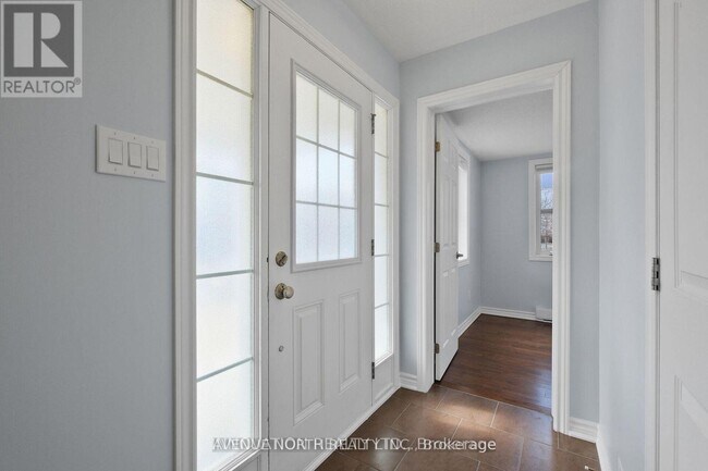 Building Photo - 613 Foxlight Cir