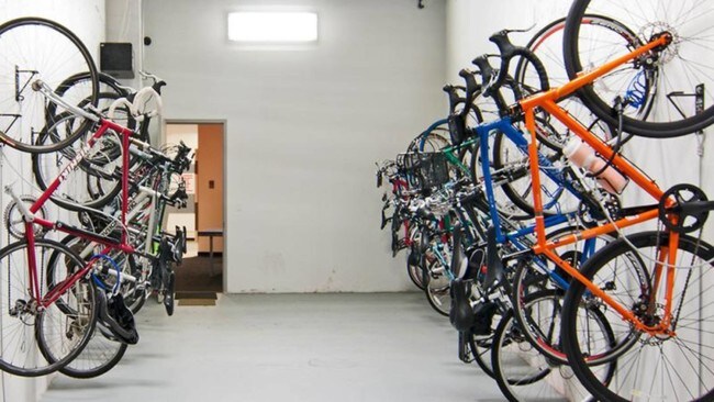 Building Photo - 60-45 Wall St