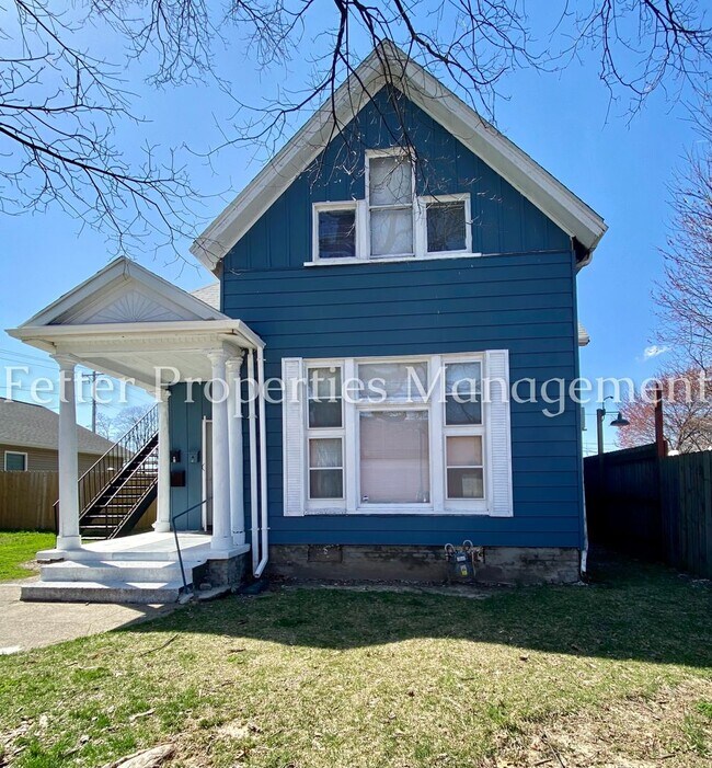 Building Photo - 1266