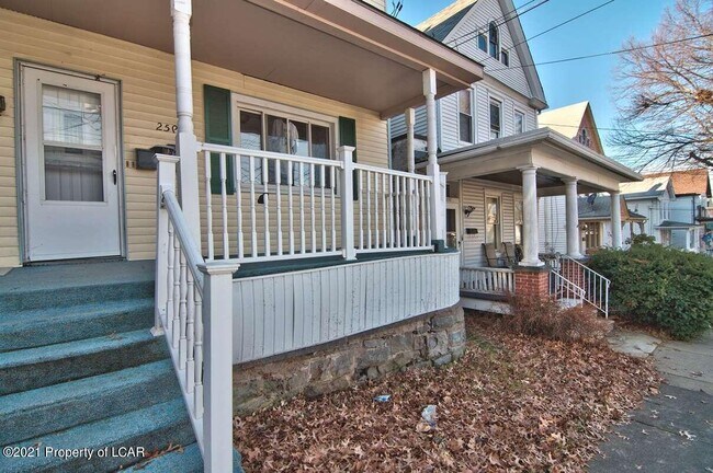 Building Photo - 259 Dana St