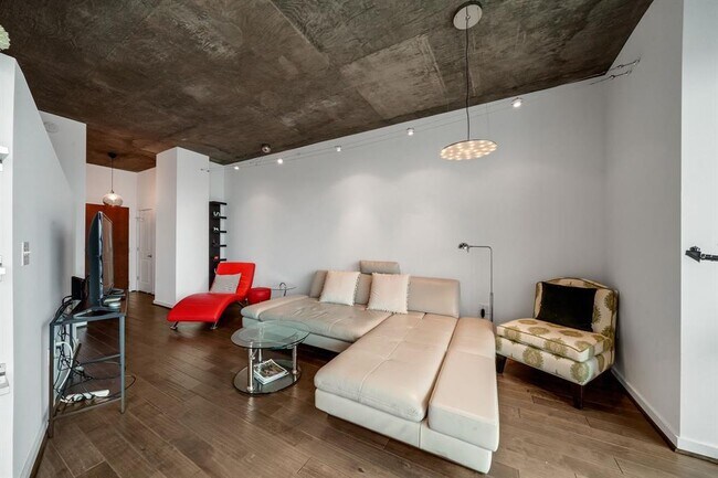 Foto del edificio - 5925 Almeda Rd