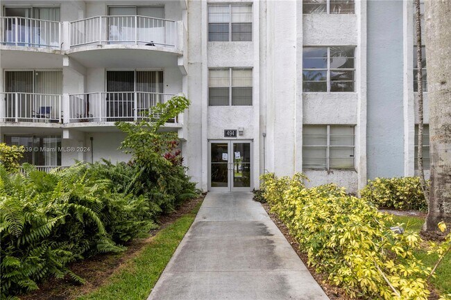 Building Photo - 494 NW 165th St