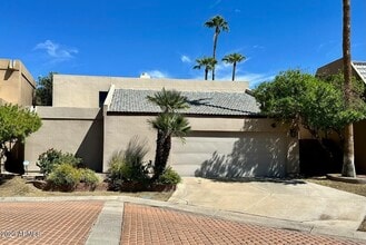 Building Photo - 6325 N 30th Pl