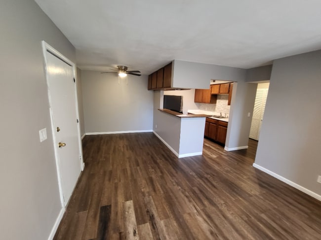 Foto del edificio - 1325 N Meridian Ave