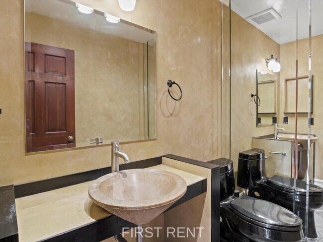 Foto del edificio - 8642 Villa La Jolla Dr