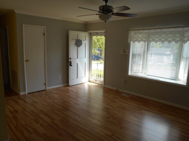 Building Photo - 3608 Kelford Dr