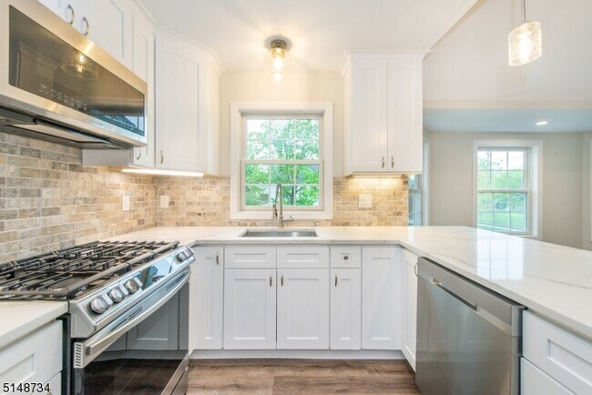 Building Photo - 8 Brittin St