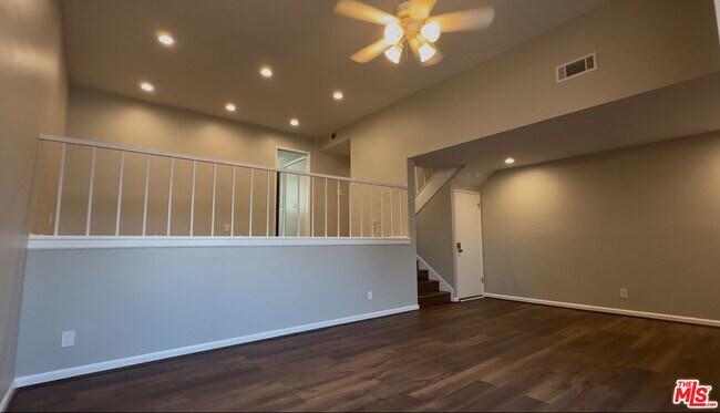 Foto del edificio - 11260 Overland Ave