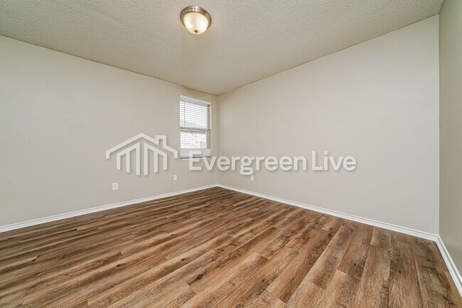 Foto del edificio - 1012 Willow Tree Dr