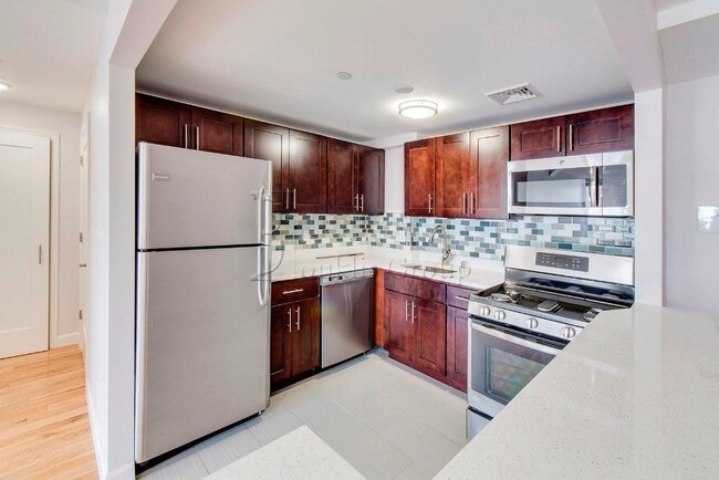 Foto del edificio - 2625 28th St
