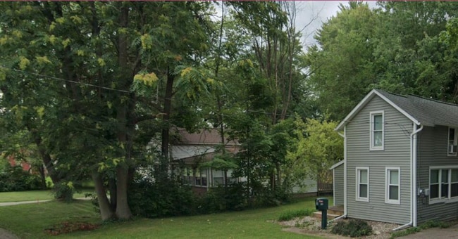 Building Photo - 430 E Vine St