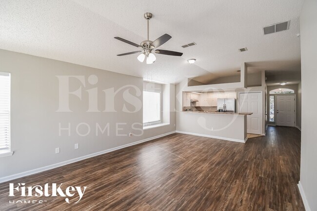 Foto del edificio - 2956 Centerwood Dr N