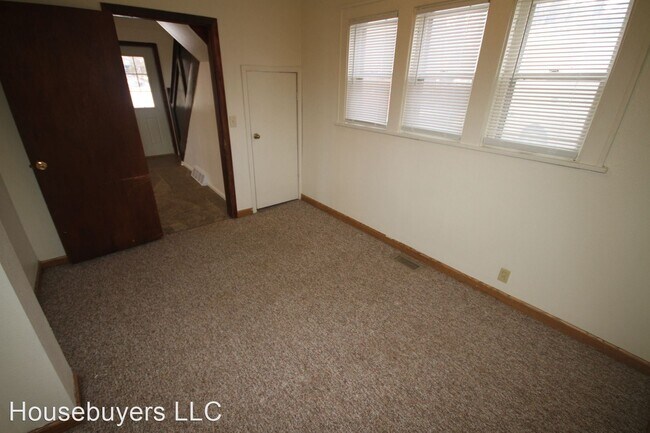 Building Photo - 4 br, 1 bath House - 704 Taylor Ave