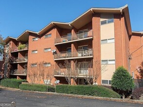 Building Photo - 250 Little St