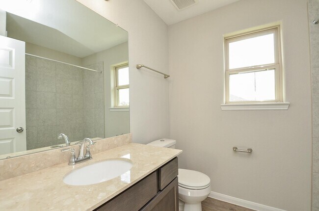Foto del edificio - 3931 Moreland Branch Ln