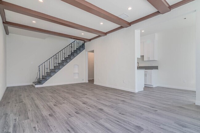 Foto del edificio - 400 N Ogden Dr