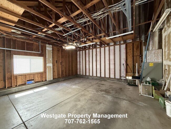 Building Photo - 1453 Capri Ave