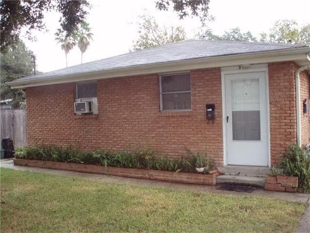 Primary Photo - 945 & 949 Helios Ave