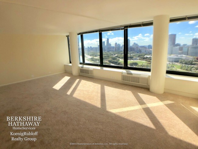 Building Photo - 155 N Harbor Dr