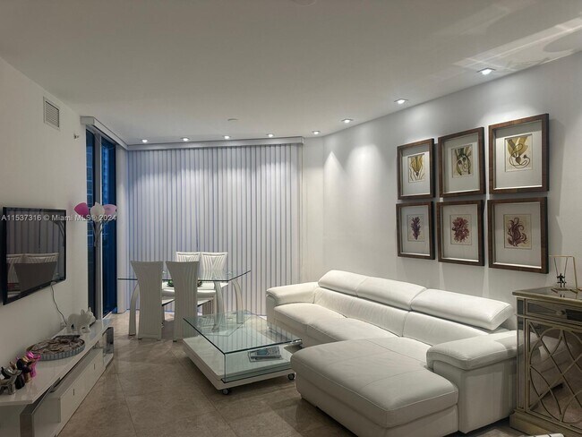 Building Photo - 18201 Collins Ave