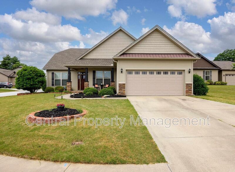 Primary Photo - 1 Redwolf Ln