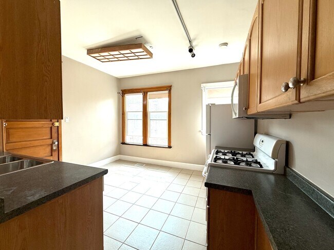 Foto del edificio - 3907 W Cornelia Ave
