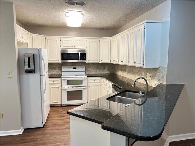 Foto del edificio - 510 Saddlewood Dr