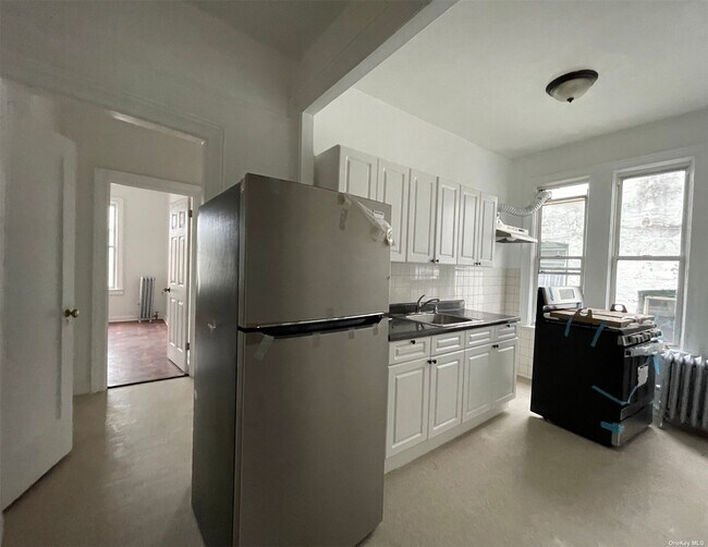 Building Photo - 32-45-45 81st St