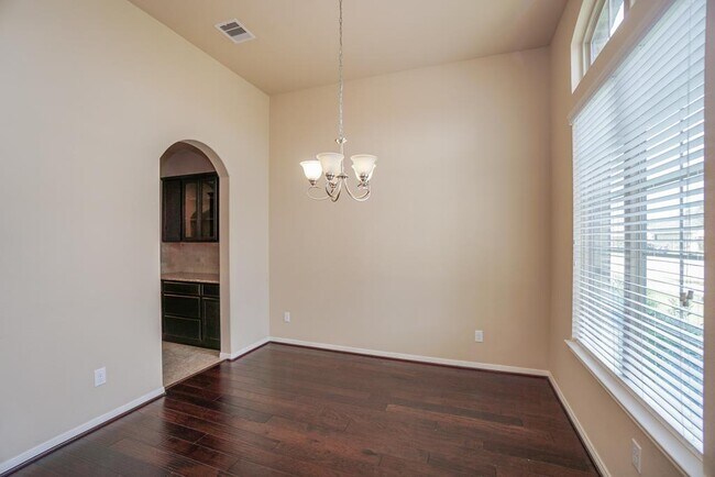 Foto del edificio - 18327 High Summit Ln
