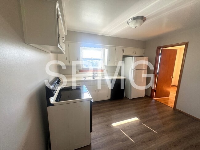 Foto del edificio - 3726 Rolling Hill Ave NW