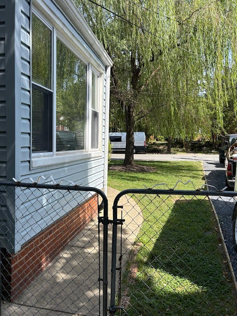 entrance to backyard - 7216 15th Ave