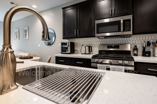 Building Photo - 1828 Enclave Pl