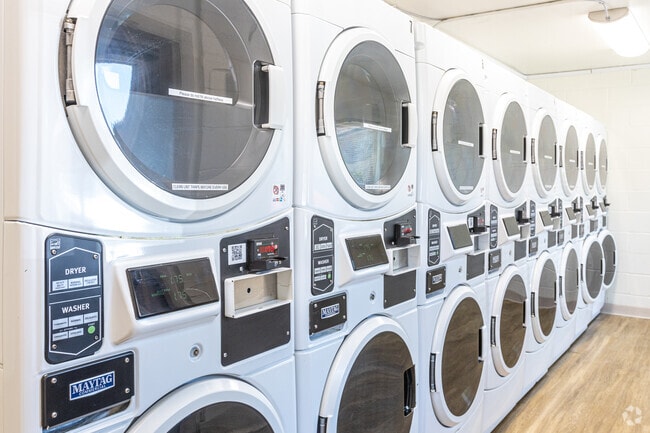 Laundry Room - The Axis at 1435