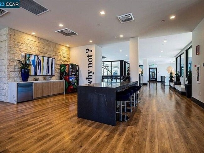 Foto del edificio - 2 Bedroom Condo in Fremont