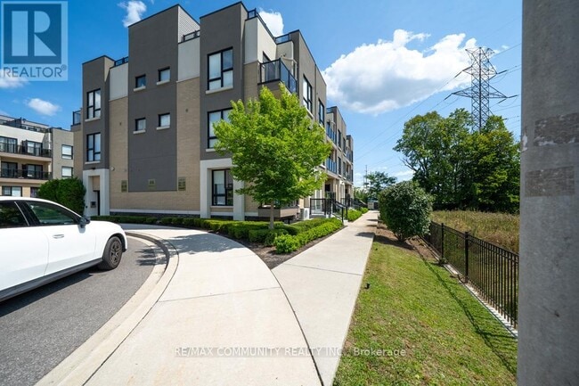 Building Photo - 515-515 Kingbird Grove